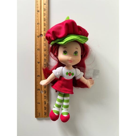 Strawberry Shortcake Soft Body Doll Hasbro 2008 6 Inch - Picture 3 of 6